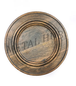Assiette de présentation ronde noire antique avec un aspect métallique vintage, assiette décorative pour la table, idéale pour les dîners et les événements. - Product Image 1