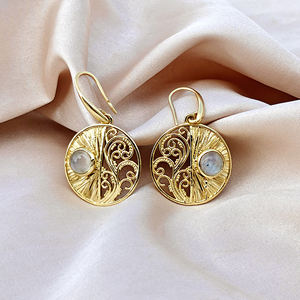 Boucles d'oreilles pendantes Art Déco en pierre de lune naturelle, monture géométrique en filigrane, laiton plaqué or 18 carats, cadeau chrétien, bijoux pour femme - Product Image 4