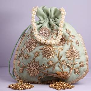 Sac Potli décoratif brodé à la main, sac à main Potli brodé au fil doré, sac Potli brodé Zari doré à prix avantageux - Product Image 4