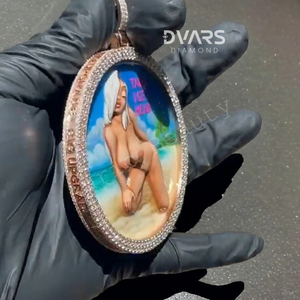 Pendentif Breloque Prénom Personnalisé en Moissanite VVS Peinte à la Main, Plaqué Or 18K sur Argent Sterling, Bijou de Luxe pour Occasions Spéciales - Product Image 3