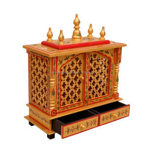 Dentro del templo de madera Silence habla ofreciendo sabiduría divina a aquellos que entran - Product Image 4