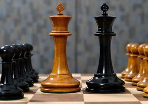 Pions d'échecs de luxe de 4,5 pouces en ébène et bois de buxus, design Staunton, au meilleur prix - Product Image 5