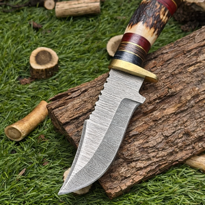 Cuchillo de caza personalizado OEM/ODM de 10 pulgadas, forjado a mano en Damasco, con hoja de punta de clip, mango de cuerno y funda de cuero. - Product Image 4