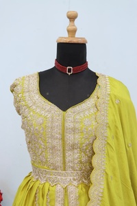 Nouvelle collection de robes Chinon modernes et élégantes pour mariages, fêtes et festivals, provenant d'un fournisseur et exportateur indien. - Product Image 3