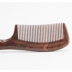 หวีผมนวดธรรมชาติคุณภาพสูง หวีไม้จันทน์ หวีไม้ทำมือ ป้องกันไฟฟ้าสถิตย์ หวีซี่ห่าง งานฝีมือธรรมชาติ - Product Image 4