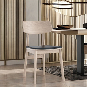 Silla de Comedor de Estilo Escandinavo Moderno y Minimalista con Acabado Blanco Lavado, Asiento de Vinilo Premium y Patas de Madera Resistentes para Comedor - Product Image 1