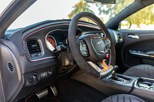 Auto Usado en Venta, Dodge Charger SRT Hellcat Redeye Widebody Jailbreak Sedán 2023, Listo para Enviar a Todo el Mundo - Product Image 2