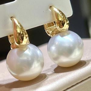 Nouvelles boucles d'oreilles en perles naturelles de 10 à 11 mm pour le printemps/été, brillance impeccable, comparable à l'argent australien 925, collection Ice Queen - Product Image 1