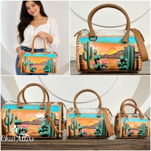 Bolso de Viaje Grande de Cuero Vacuno Estilo Western de 15'' con Diseño de Cactus del Desierto Pintado a Mano, Bolso de Mano Tipo Duffle para Mujer - Product Image 1