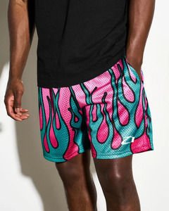 กางเกงขาสั้นกีฬาลายเปลวไฟสำหรับผู้ชาย ระบายอากาศได้ดี เหมาะสำหรับออกกำลังกาย ฟิตเนส มีเชือกผูกเอว แห้งเร็ว สำหรับวิ่งและออกกำลังกาย ผลิตจากโรงงาน - Product Image 3