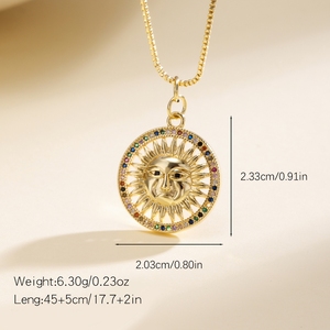 Collana con Ciondolo QIKU Hip-Hop Bling Elmo Spartano e Corona, Catena Statement con Zirconi Pavé Sunburst per Uomo Donna Streetwear - Product Image 3