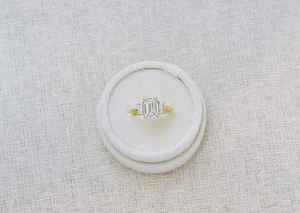 Bague en or jaune 14 carats avec diamant de laboratoire CVD taille émeraude 4 carats certifié IGI, couleur F, pureté VS1, bijoux fins pour femme, cadeau de luxe, OEM - Product Image 2