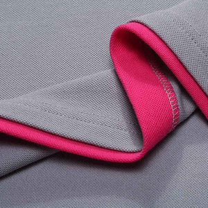 Polo gris pour homme à manches courtes, couleur unie, tricoté, respirant, décontracté, avec col et poignets à bordure rose, boutons sur le devant - Product Image 6