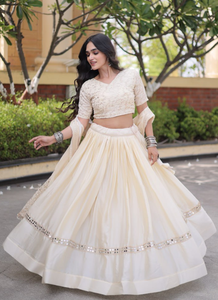 Lehenga Choli blanc en satin Designer Glory - Product Image 1
