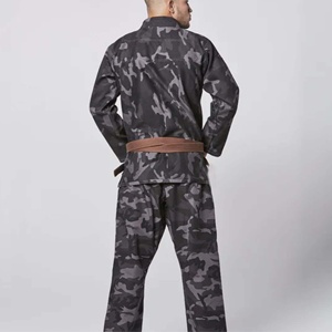 Uniforme de karaté extensible le plus vendu avec logo frontal, design respirant et léger, uniforme de karaté personnalisable avec logo - Product Image 2