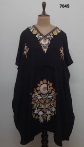 ชุดกะฟตันปักลายคอตตอนครัชความยาวระดับเข่า - Product Image 3