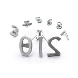 Juego de 3 marcadores de ganado de acero inoxidable con números del 0 al 8, 9 dígitos de aleación de aluminio, 6 invertidos, 9 para marcar ganado - Product Image 1