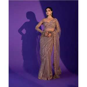 Sari de Noche FB Designer en Dorado Talla M para Fiestas con Trabajo de Lentejuelas - Product Image 3