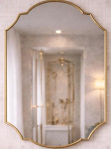 Espejo de Baño de Latón Festoneado, Espejo de Vanidad Dorado Marroquí, Hecho a Mano - Product Image 1