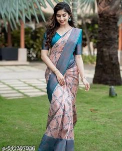 Sari tradicional indio de seda con estampado floral y borde azul para mujer, ropa de boda disponible al mejor precio - Product Image 3