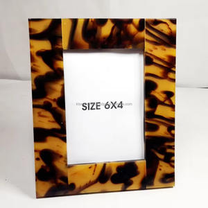 Marco de fotos de resina de diseñador moderno hecho a mano para decoración del hogar suministro de marco de fotos único para exhibición y accesorios del hogar - Product Image 1