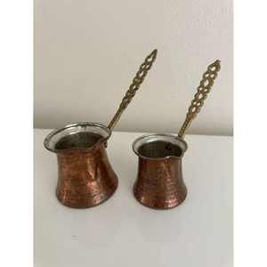 Ensemble de 2 pots à thé/café turcs décoratifs modernes de luxe, design martelé spécial Moyen-Orient, avec couvercle et poignée en laiton, compatibles lave-vaisselle - Product Image 2