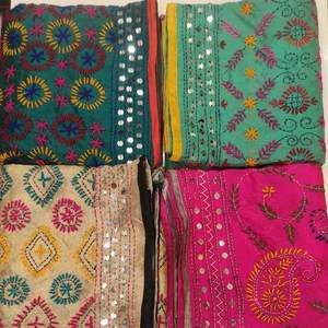 Dupatta artisanale Kalamkari Phulkari, motif floral, motif paon, dupatta traditionnelle indienne, étole brodée lourde - Product Image 4