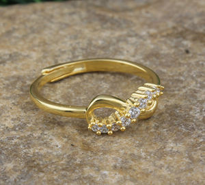 Anillo de Boda Minimalista de Plata de Ley 925 con Baño de Oro y Circonitas, Elegante y Delicado, Apilable, para Mujer - Product Image 5