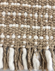 Tapis en jute et laine fait main, tapis d'appoint bohème en fibres naturelles, tapis texturé à franges, tapis de sol rustique style ferme, tapis neutre tissé à la main - Product Image 5