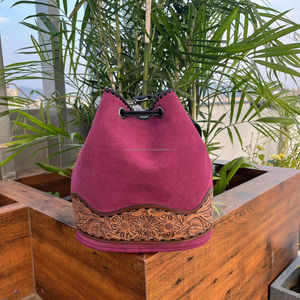 Botte point daim cuir femmes bandoulière Portable seau sacs grande capacité Vintage usiné à la main en cuir sacs à main et sacs à main - Product Image 4