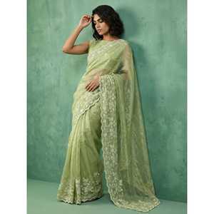 Sari en soie pure Chanda Elite Weaves avec broderie florale élégante, travail Schiffli Resham Zari et bordure ajourée pour mariages - Product Image 4