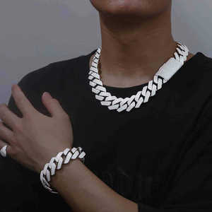 Collar Unisex con Cadena Figaro de Plata 925 Chapada en Oro de 18K y Moissanita, Estilo Hiphop, para Aniversario o Uso Diario - Product Image 3