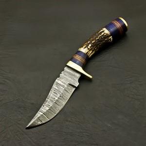 Couteau de poche artisanal en acier Damas de qualité industrielle, manche en corne de cerf, étui en cuir, lame à pointe clip, pour usage extérieur et camping 8 - Product Image 2