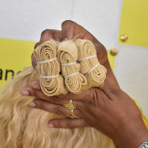 100% Natural Raw Brazilian Virgin Deep Wave Blonde Color Bundles Ondulado Suelto Super Wave Style Temple Extensiones de cabello humano - Product Image 2