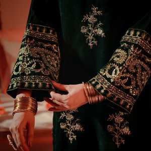 2PC Ensemble chemise et pantalon Jamawar en velours brodé pour femmes PW4241 - Product Image 1