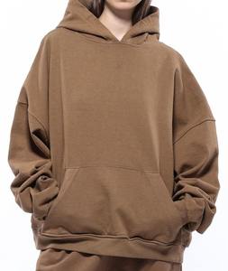 Ensemble de survêtement personnalisé effet vieilli avec fermeture éclair pour femme, comprenant un pantalon de survêtement évasé de créateur et un sweat à capuche à points coquille, pour femme grande taille - Product Image 1