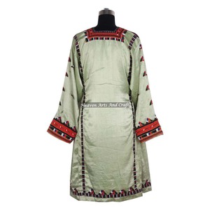 Compre Vestido Bohemio Afgano Banjara de Buena Calidad, Vestido Balochi Bohemio con Bordado Intrincado Hecho a Mano - Product Image 3