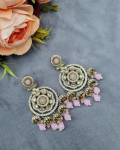 Boucles d'oreilles Chandbali à motif floral circulaire exquis, plaquées or antique, pour réceptions et soirées, pour femmes, fabricants. - Product Image 5