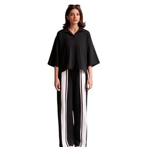 Conjunto de Dos Piezas para Mujer, Color Negro, Top Holgado de Manga Corta, Pantalones Anchos con Rayas Laterales Blancas, Ropa Deportiva Informal, Prendas Personalizadas OEM - Product Image 1