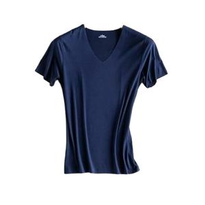 เสื้อยืดผู้ชายคอวีแบบเรียบพิมพ์โลโก้ได้ตามต้องการ - Product Image 3