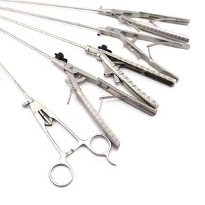 Juego de Instrumentos Quirúrgicos Laparoscópicos de Acero Inoxidable: Pinzas, Portaagujas y Herramientas para Cirugía Mínimamente Invasiva - Product Image 2