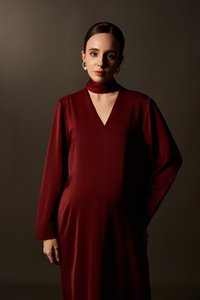 Robe midi en satin de soie tissé uni pour femme, col en V, avec lien écharpe, manches classiques, respirante, style minimaliste décontracté, fabriquée au Vietnam - Product Image 5