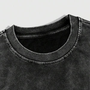 Ensemble deux pièces personnalisé style streetwear avec strass, t-shirt ample à manches courtes et short délavé effet vieilli vintage - Product Image 4