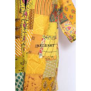 Chaqueta Kimono Acolchada Kantha de Seda Hecha a Mano, Túnica Unisex de Talla Grande, Regalo para Mujer, Túnica de Invierno con Parches, Ropa de Dormir para Mujer, Bata de Baño - Product Image 4