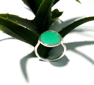 KGN SILVER JEWELLERY HOUSE Bague en argent sterling 925 massif avec pierre précieuse naturelle Chrysoprase, faite à la main, taille coussin, style bohème, troisième modèle - Product Image 2