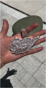 Colgante de Letra Personalizado con Incrustaciones de Diamantes, Oro de 10K o Plata 925, Diamantes Moissanite VVS VS de Corte Redondo, Joyería Unisex Estilo Hip Hop - Product Image 2