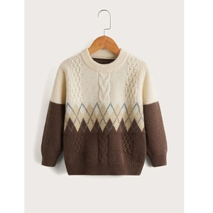 Pull en tricot torsadé pour garçon en coton biologique bleu marine uni, avec logo personnalisé, prix de gros de la meilleure qualité, provenant du Bangladesh - Product Image 1
