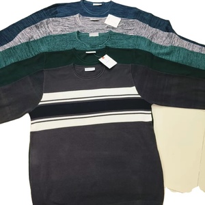 Pull poncho d'hiver pour homme, nouveau design, col montant, coupe ample, logo tissé sur le devant, taille plus - Product Image 3