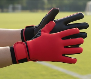 Gants de gardien de but professionnels à découpe négative - Gants de gardien de but de football en latex allemand rouge/noir Elite pour matchs et entraînements professionnels - Product Image 4