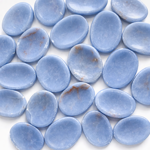 Pierre d'Ange Naturelle Écologique Ovale Polie à la Main pour la Méditation, le Reiki, l'Énergie des Chakras et le Soulagement du Stress - Product Image 1